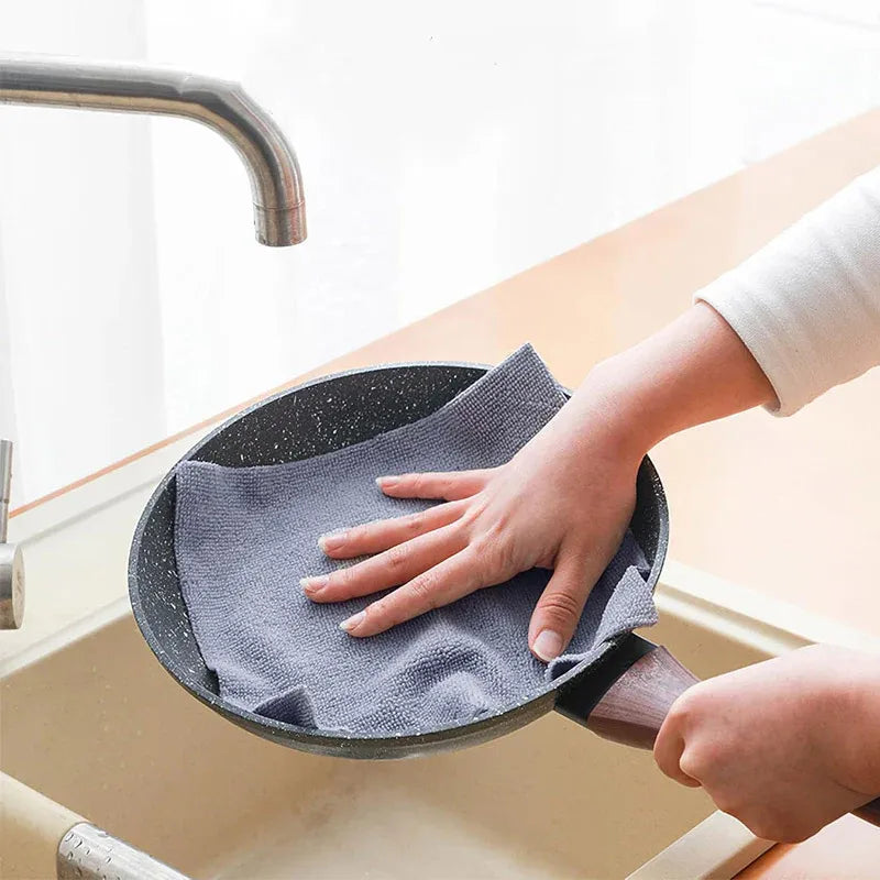 Extractable Microfiber Cleaning Cloth Box (20-Piece Pack)